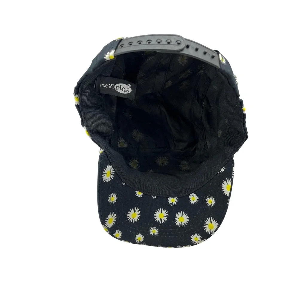 Rue21 etc Daisy Floral Print 5 Panel Hat Black White Yellow Snapback Camper Cap‎